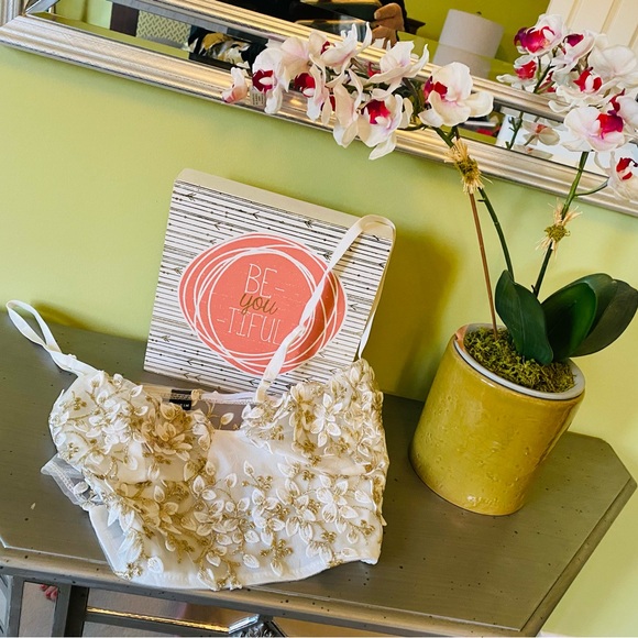 Semi sheer floral bralette - Picture 2 of 7